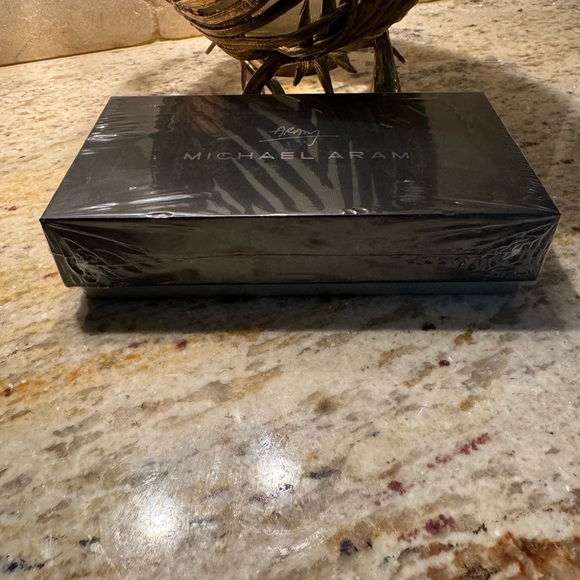 New with box Twist Gold color Michael Aram Mezuzah - Picture 4 of 4